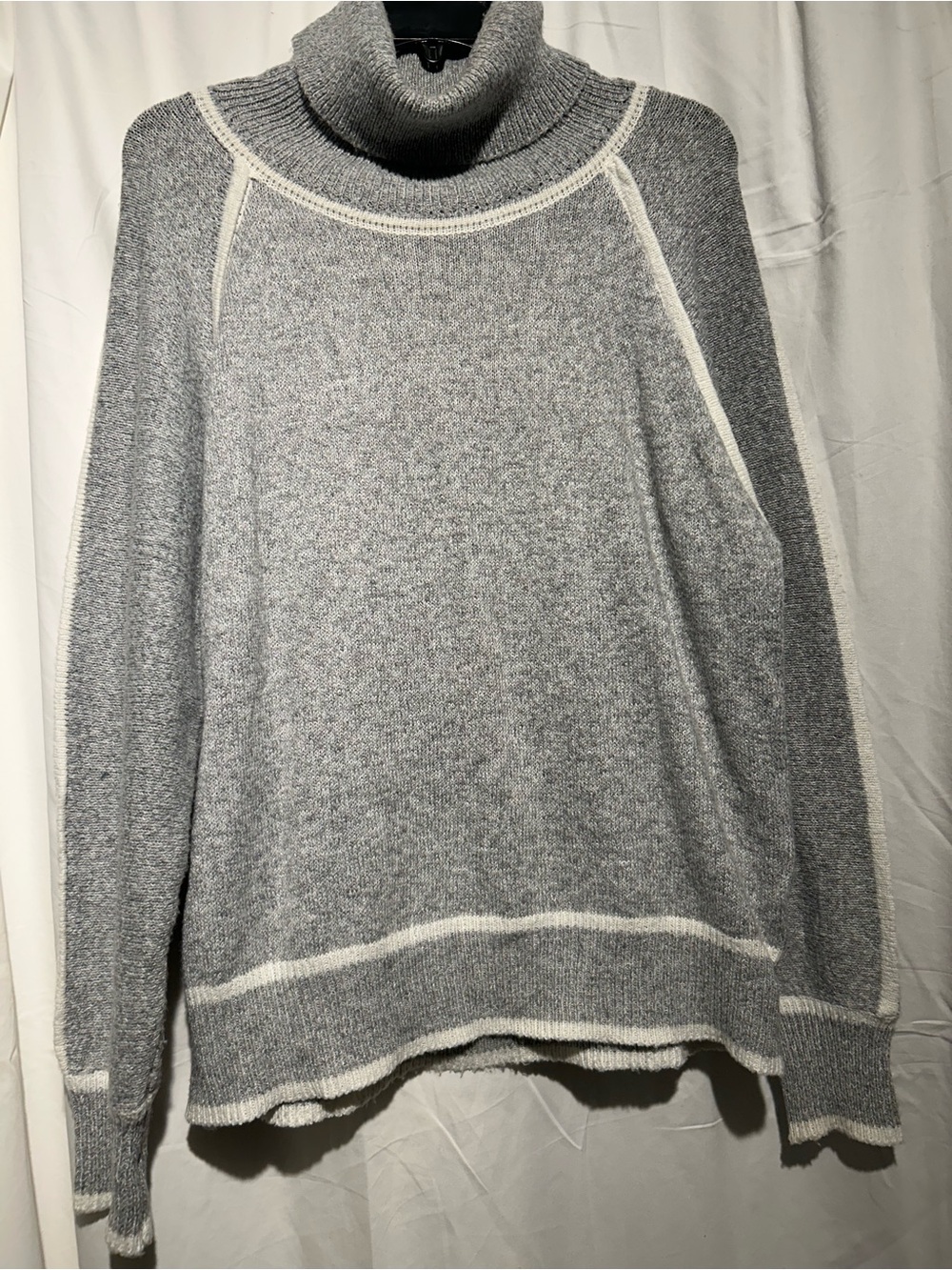 Gray Contrast Trim Turtleneck Sweater Size Medium